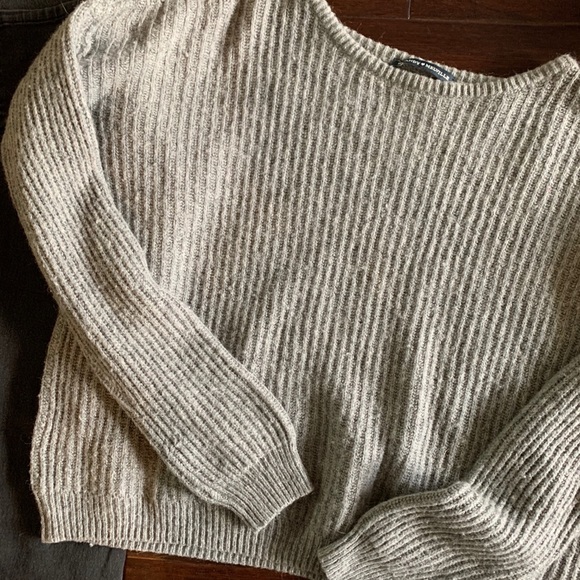 🦄 4/$40 Basic Brandy Melville Grey Sweater - Picture 2 of 3
